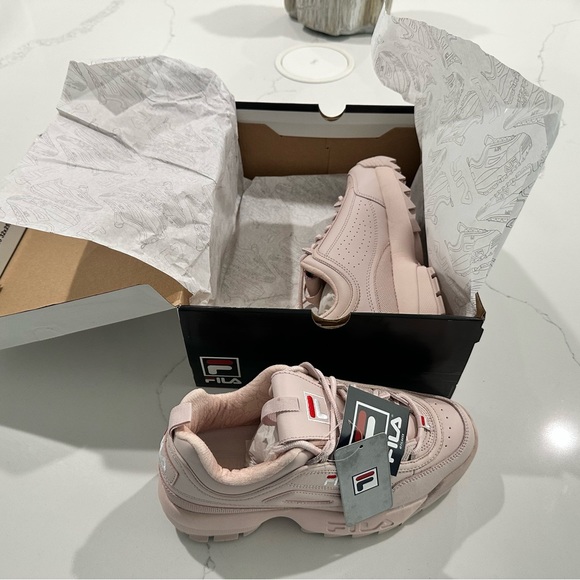 Brand new with 🏷️ Fila sneakers - Picture 5 of 6
